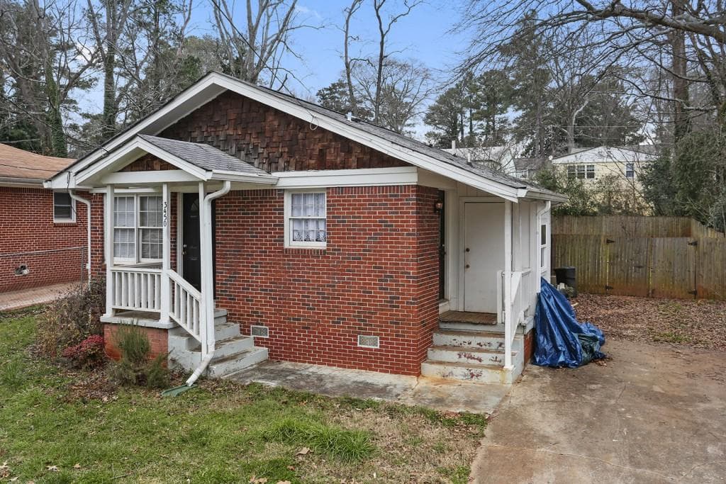 3 bedroom, 1,123 sq ft single family residence sold at 3450 Glenwood Road, Decatur, GA 30032
