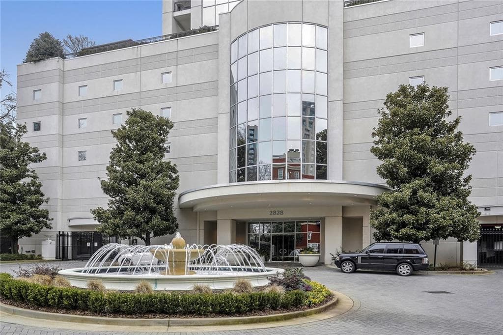 2 bedroom, 1,094 sq ft condominium sold at 2828 Peachtree Road 1604, Atlanta, GA 30305