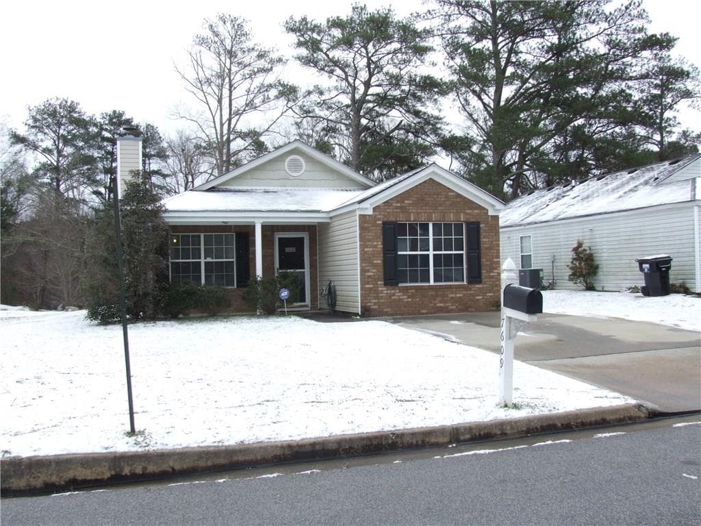 3 bedroom single family residence sold at 7609 MCGILLICUTY Drive, Union City, GA 30291