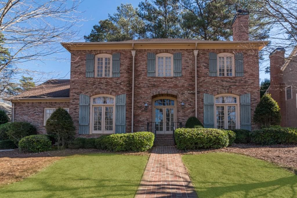 4 bedroom, 3,684 sq ft single family residence sold at 2892 Payton Oaks Drive, Atlanta, GA 30345