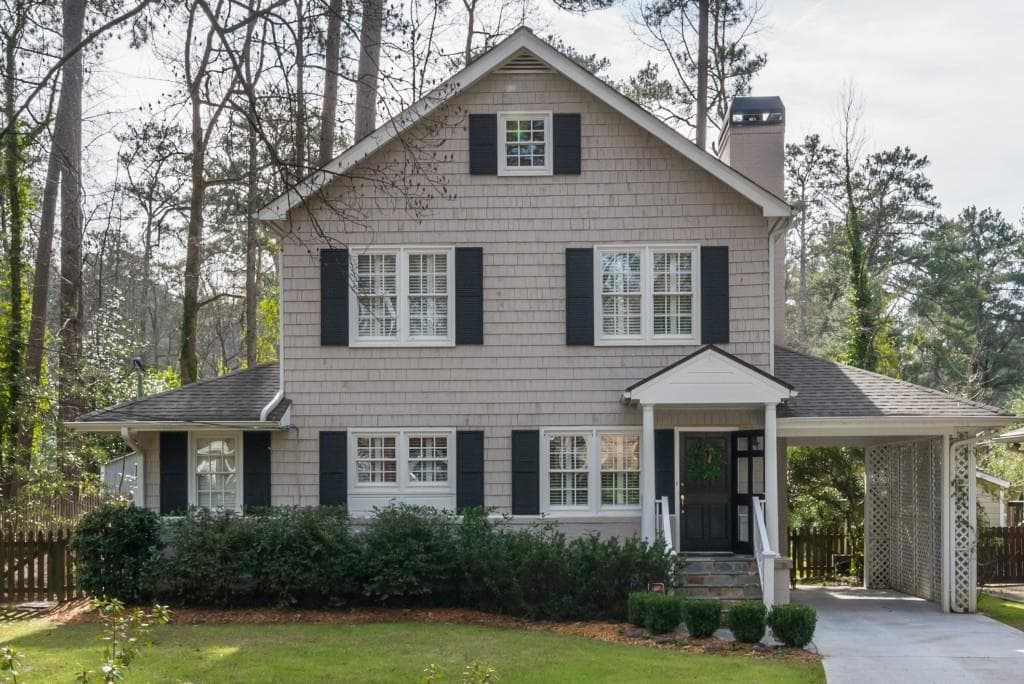 3 bedroom, 2,526 sq ft single family residence sold at 82 Lakeland Drive, Atlanta, GA 30305