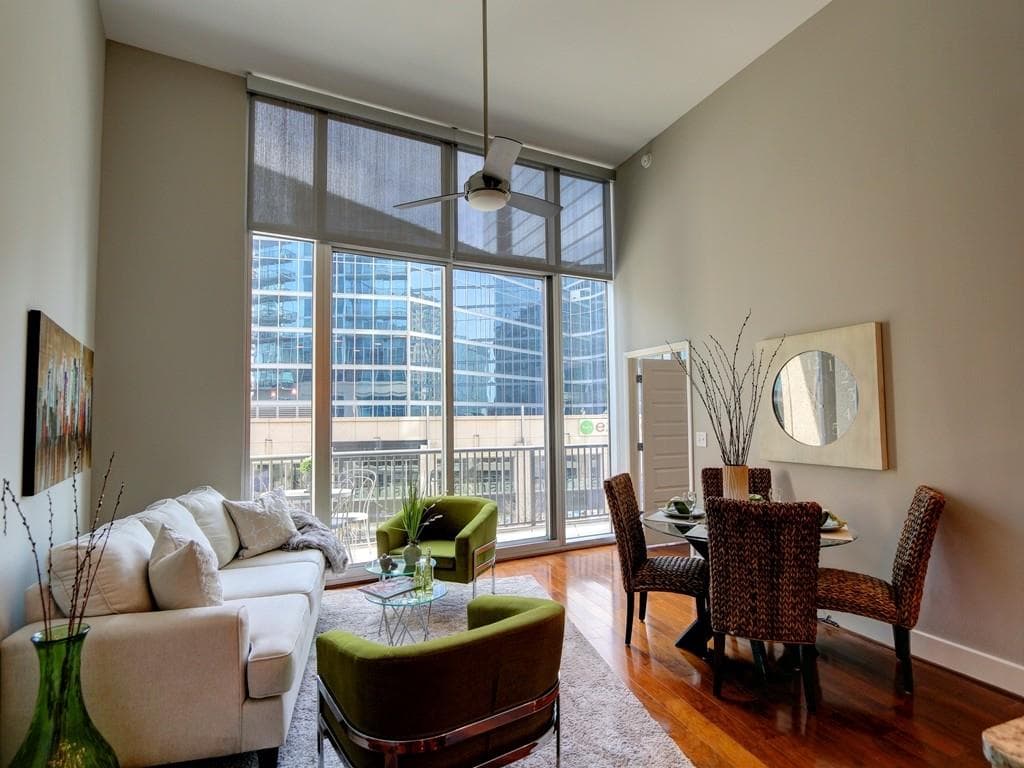 2 bedroom, 1,213 sq ft condominium sold at 1080 Peachtree Street 404, Atlanta, GA 30309