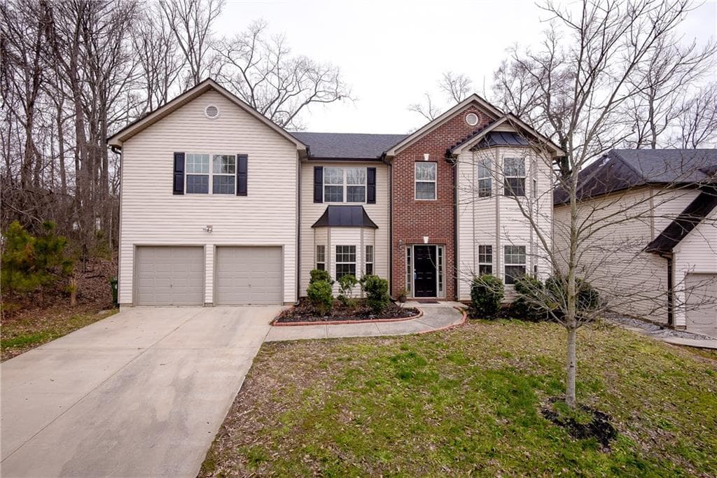 5 bedroom, 4,360 sq ft single family residence sold at 3401 Landings South Drive, Atlanta, GA 30331