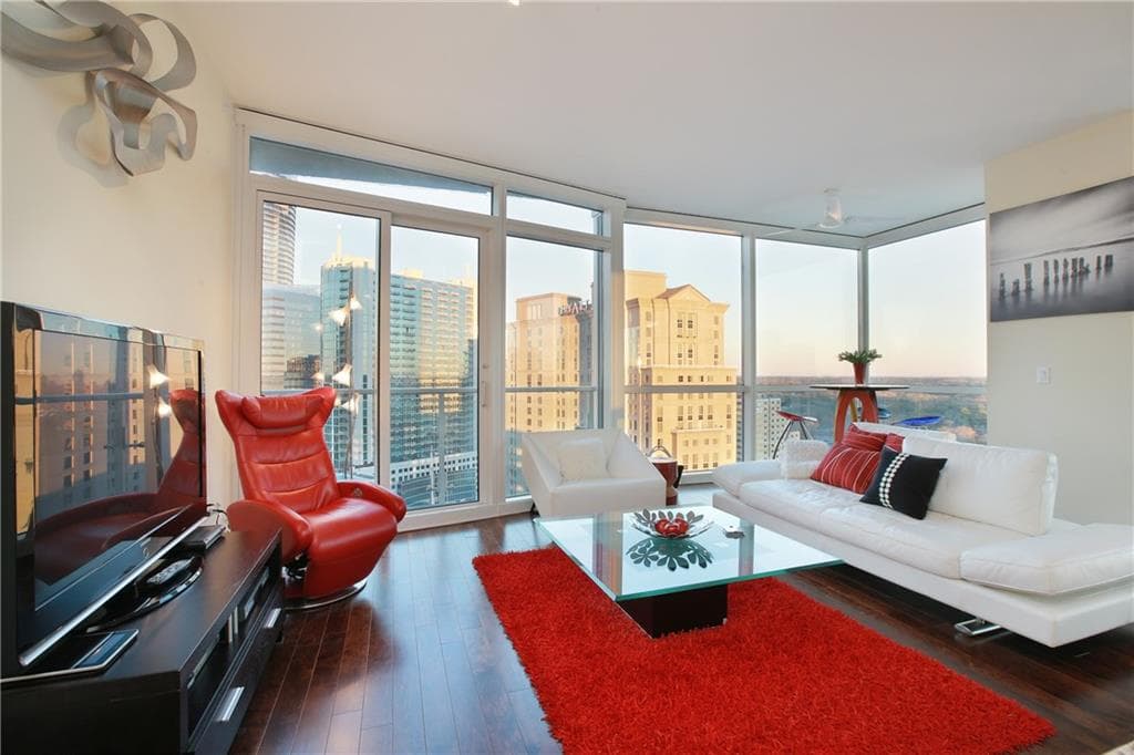 1 bedroom, 928 sq ft condominium sold at 3325 Piedmont Road 1807, Atlanta, GA 30305