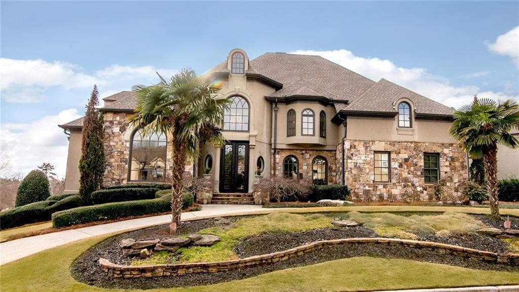 6 bedroom, 5,492 sq ft single family residence sold at 2000 Kinderton Manor Drive, Johns Creek, GA 30097