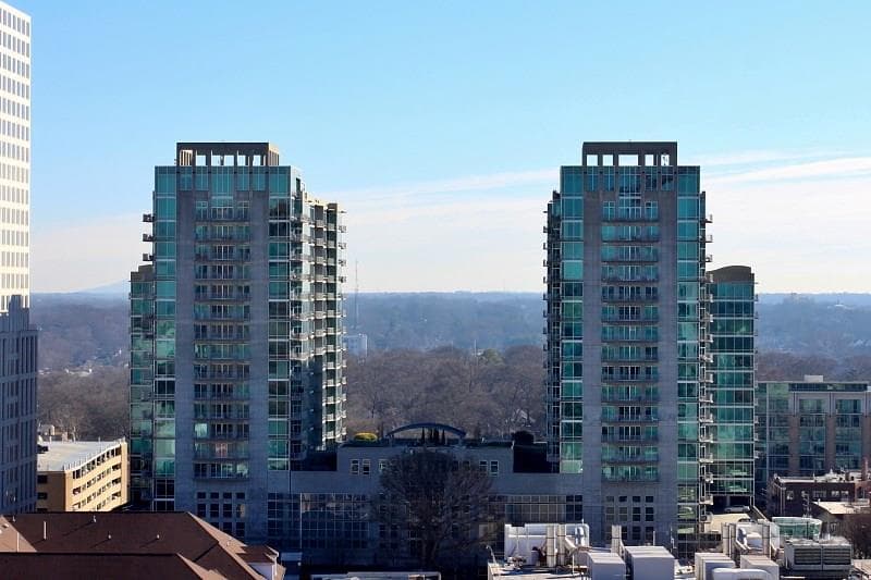 2 bedroom, 1,700 sq ft condominium sold at 923 Peachtree Street 1031, Atlanta, GA 30309