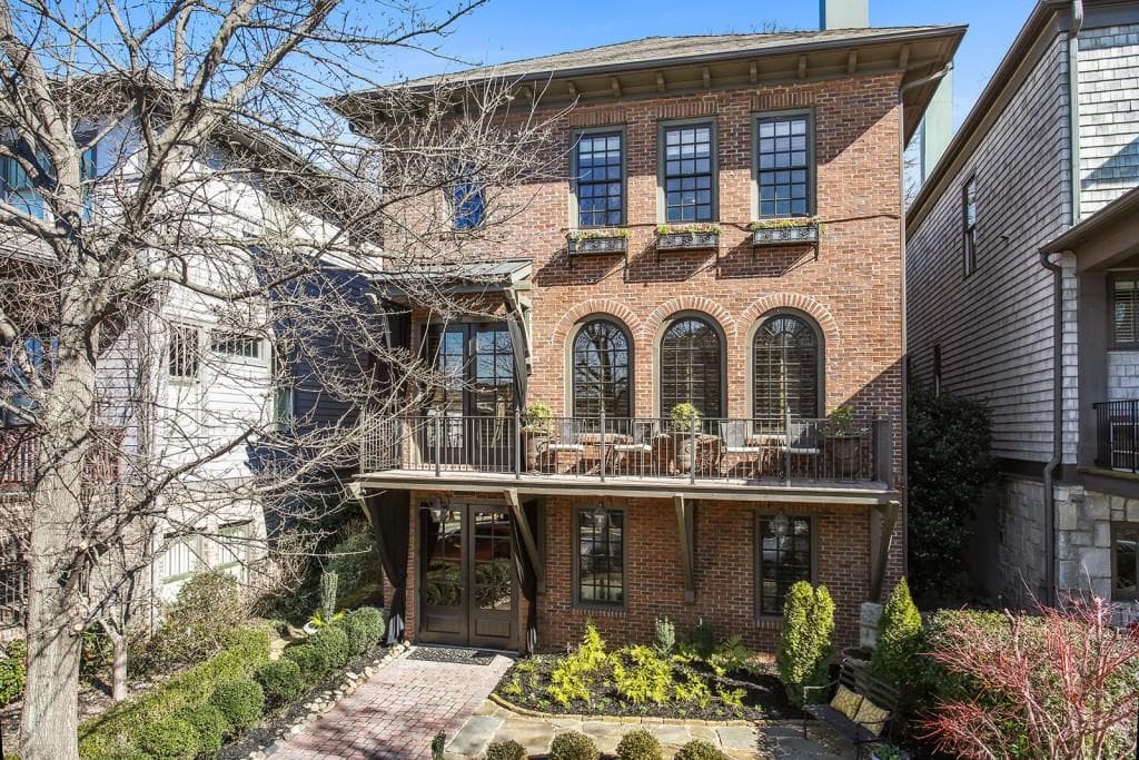 4 bedroom, 4,116 sq ft single family residence sold at 466 Hamilton Street, Atlanta, GA 30316