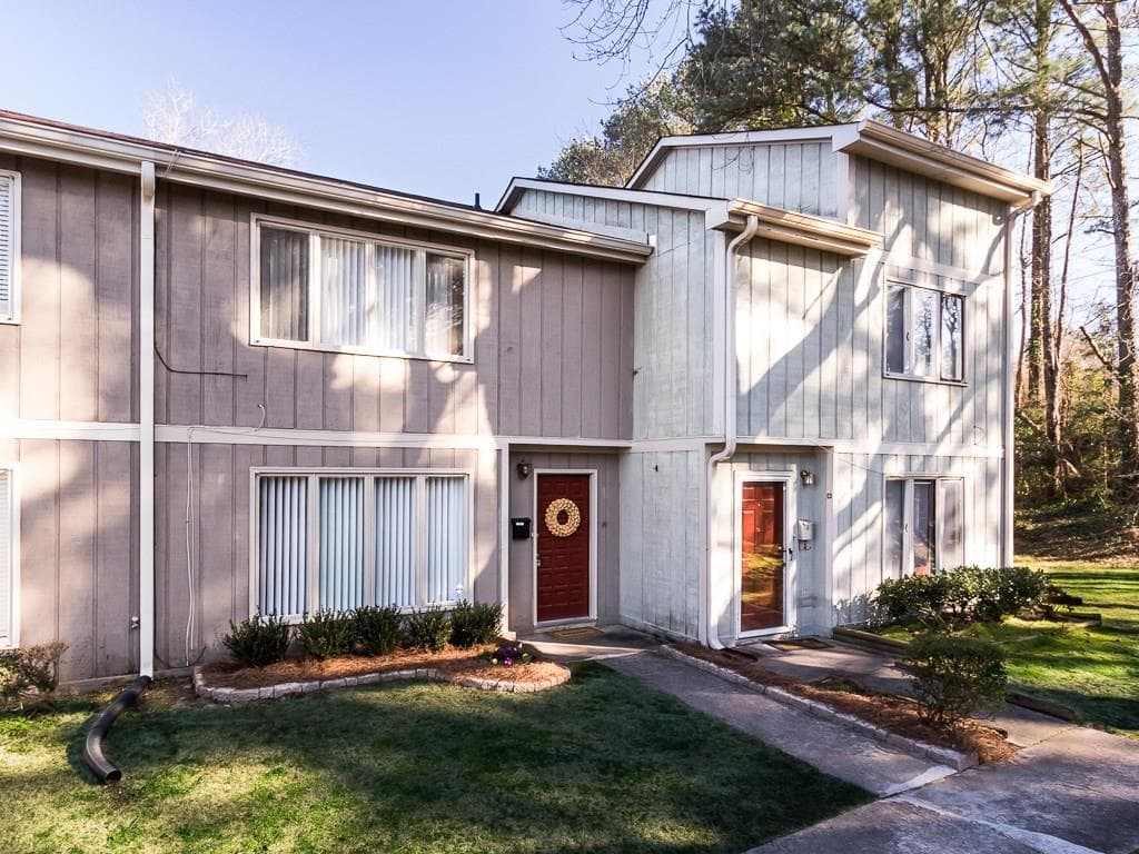 2 bedroom, 1,210 sq ft townhouse sold at 1814 Ashborough Road G, Marietta, GA 30067