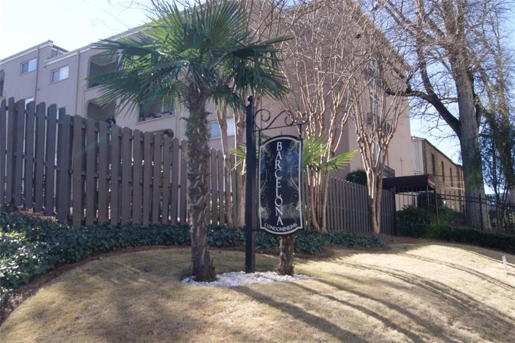 1 bedroom, 762 sq ft condominium sold at 395 Pharr Road 302, Atlanta, GA 30305