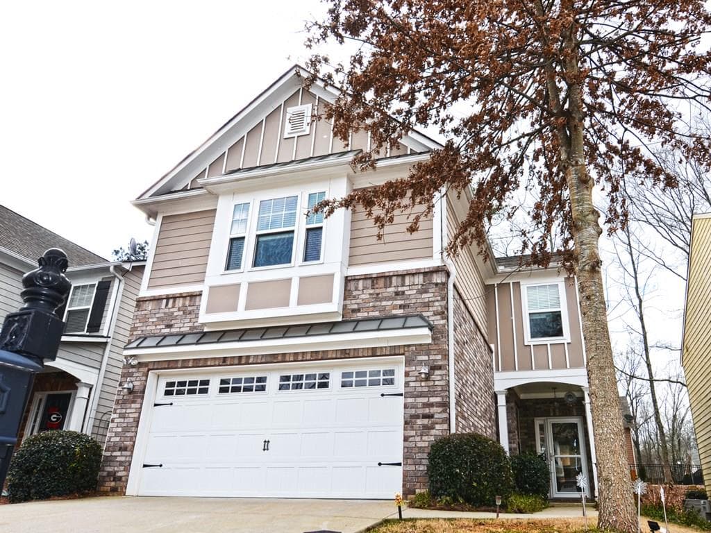 3 bedroom, 2,472 sq ft single family residence sold at 5755 Falls Landing Drive, Cumming, GA 30040