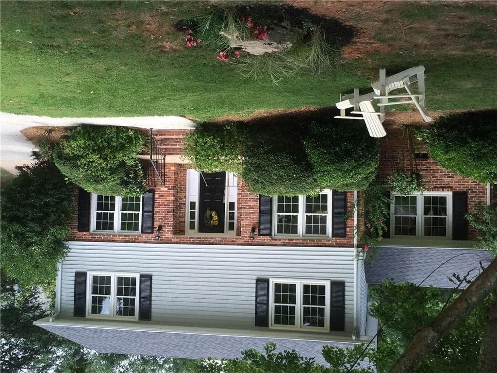 4 bedroom, 1,852 sq ft single family residence sold at 1012 Tanglewood Drive, Gainesville, GA 30501