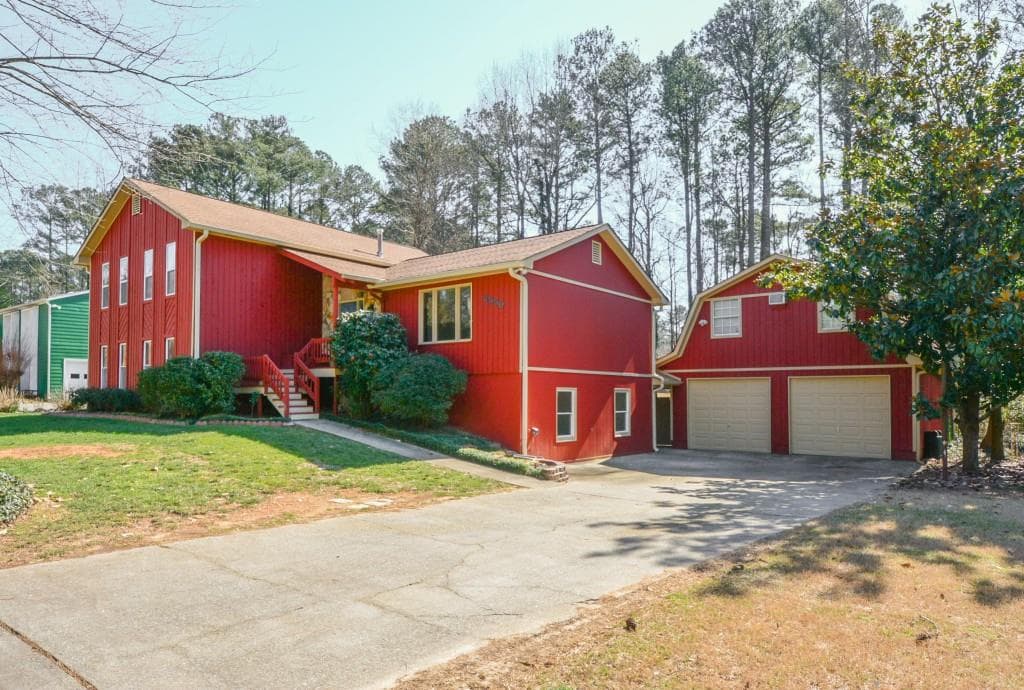 5 bedroom single family residence sold at 2550 Alberta Lane, Marietta, GA 30062
