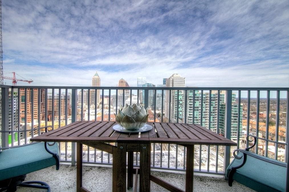 1 bedroom, 792 sq ft condominium sold at 860 Peachtree Street 1807, Atlanta, GA 30308