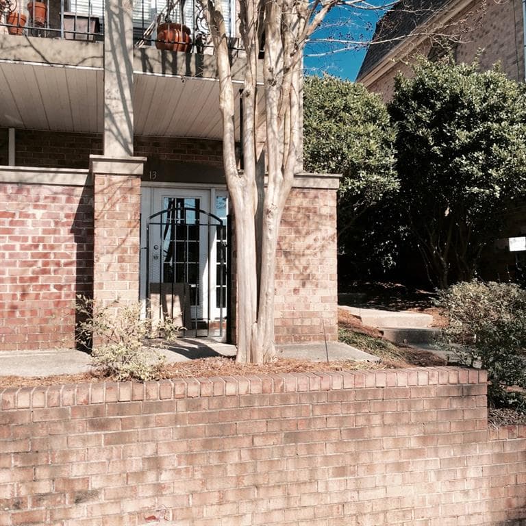 1 bedroom, 556 sq ft condominium sold at 6980 Roswell Road E 13, Sandy Springs, GA 30328