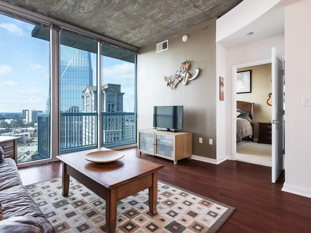 1 bedroom condominium sold at 3324 Peachtree Road 1904, Atlanta, GA 30326