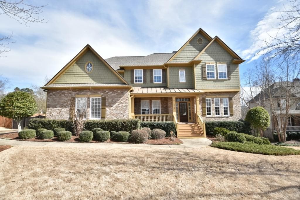 6 bedroom, 5,282 sq ft single family residence sold at 5907 Boxwood Meadow, Cumming, GA 30040