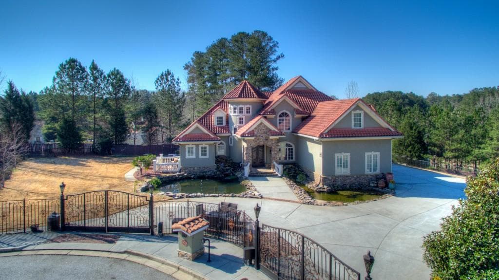 5 bedroom, 7,931 sq ft single family residence sold at 125 Rehoboth Circle, Atlanta, GA 30331