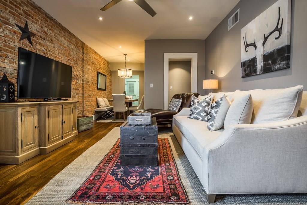 2 bedroom, 1,000 sq ft condominium sold at 272 14th Street 15, Atlanta, GA 30309