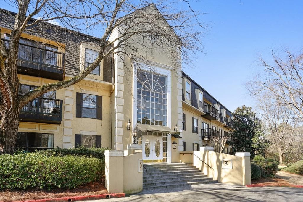 2 bedroom, 1,249 sq ft condominium sold at 3102 Pine Heights Drive 3102, Atlanta, GA 30324
