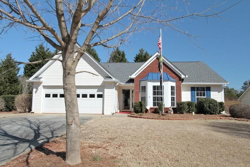 3 bedroom, 1,641 sq ft single family residence sold at 325 Sterling Hill Drive, Lawrenceville, GA 30046