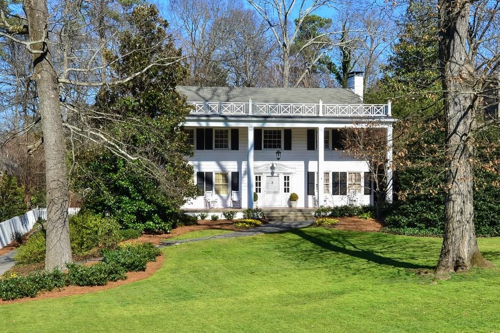 5 bedroom, 4,179 sq ft single family residence sold at 3801 Club Drive, Atlanta, GA 30319