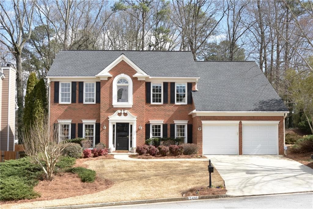 4 bedroom, 2,654 sq ft single family residence sold at 5431 Oxford Chase Way, Dunwoody, GA 30338