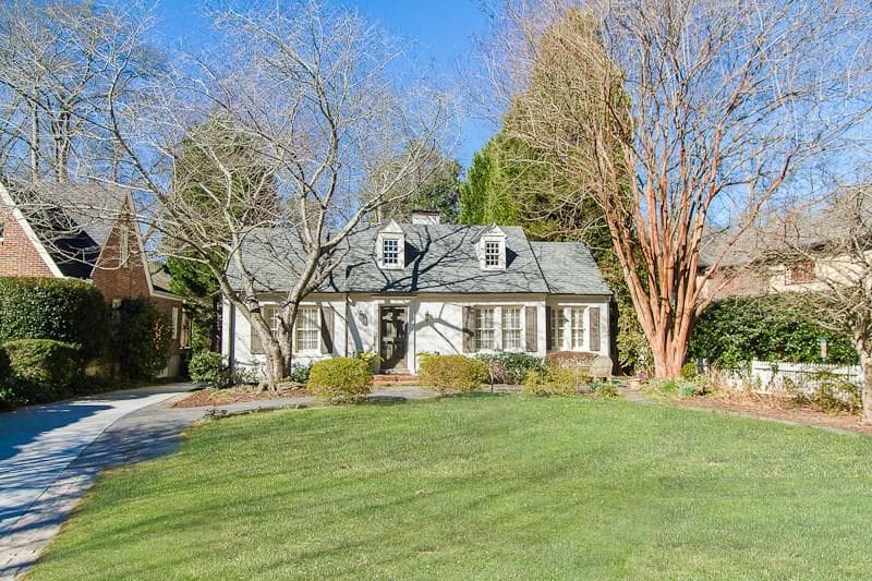 3 bedroom, 2,800 sq ft single family residence sold at 2366 Dellwood Drive, Atlanta, GA 30305
