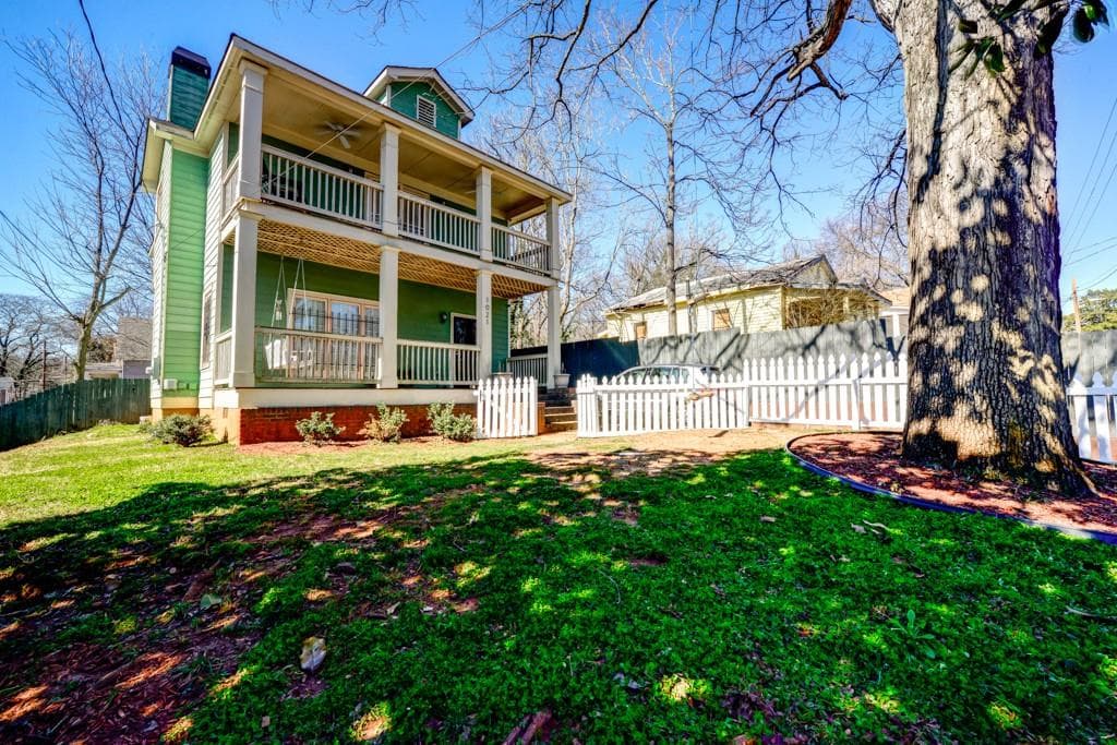 4 bedroom, 2,100 sq ft single family residence sold at 1021 Martin Street, Atlanta, GA 30315