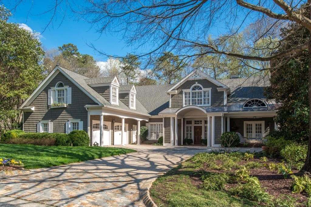 6 bedroom, 5,416 sq ft single family residence sold at 2626 Orchard Run, Atlanta, GA 30339