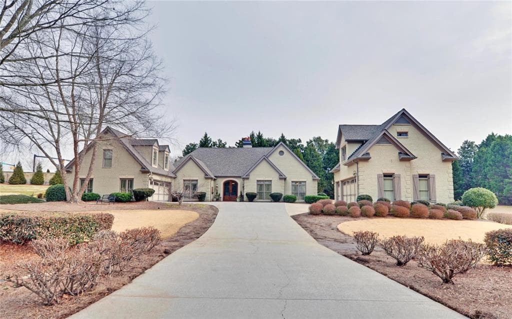5 bedroom, 2,996 sq ft single family residence sold at 2053 Burgundy Drive, Braselton, GA 30517