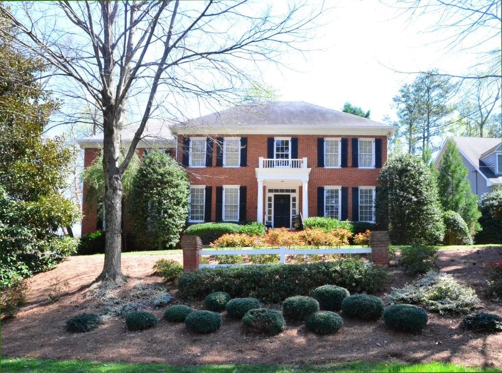 5 bedroom, 3,780 sq ft single family residence sold at 3039 Shady Valley Drive, Atlanta, GA 30324