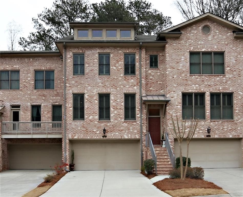 3 bedroom, 2,493 sq ft townhouse sold at 3332 Chestnut Woods Circle, Doraville, GA 30340