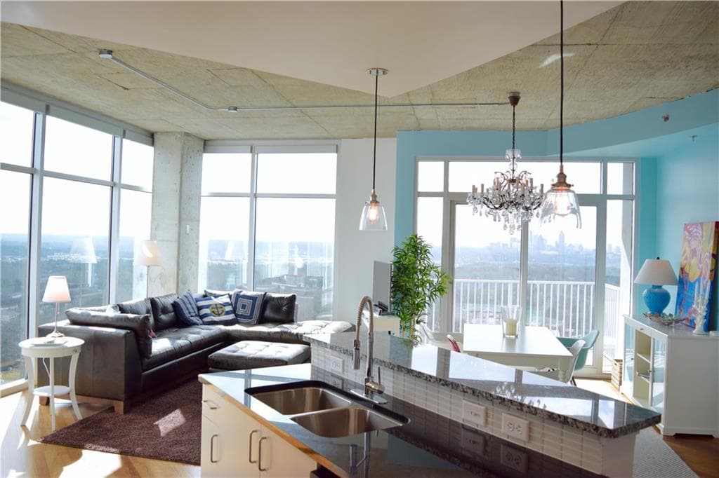 2 bedroom, 1,427 sq ft condominium sold at 250 Pharr Road 1918, Atlanta, GA 30305