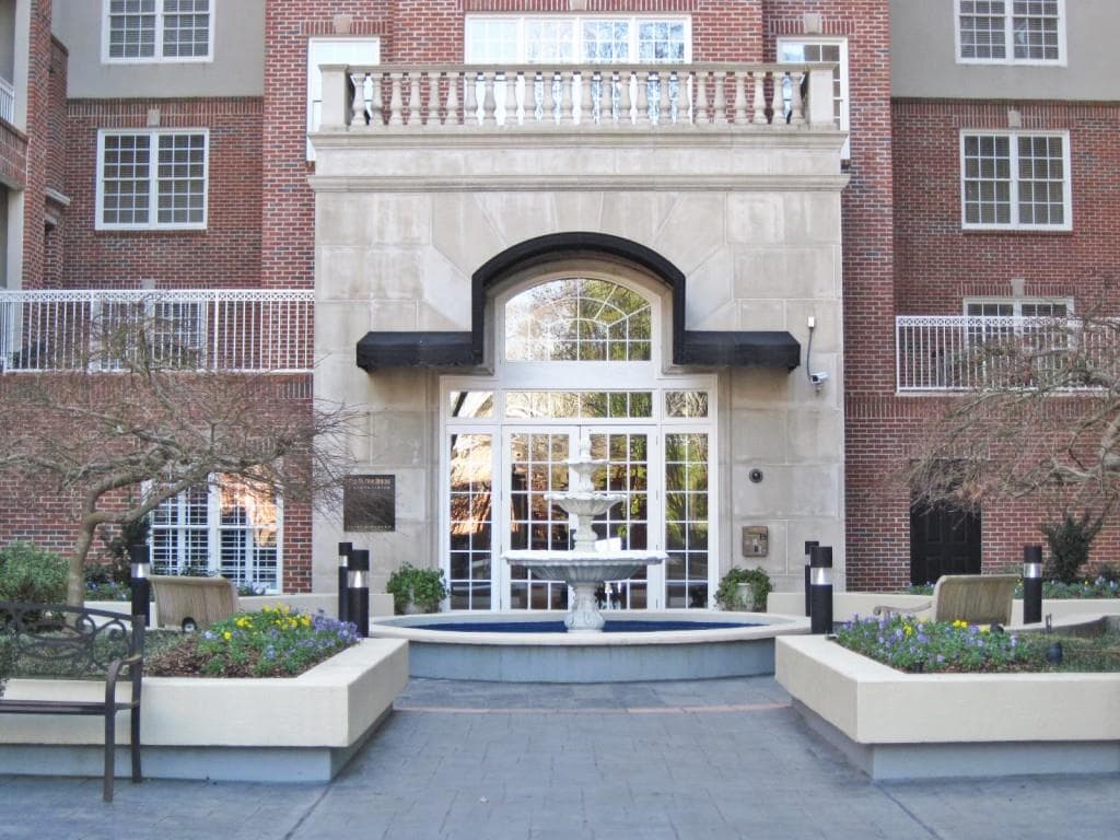 2 bedroom, 1,246 sq ft condominium sold at 50 Biscayne 2105, Atlanta, GA 30309