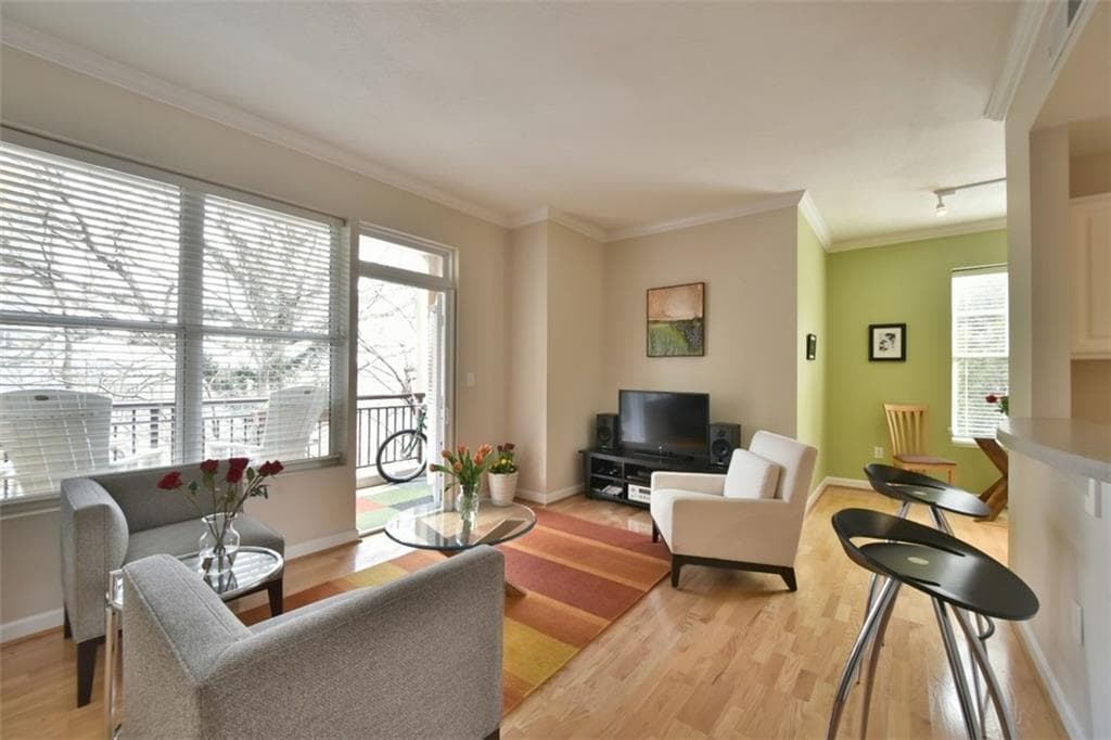 2 bedroom, 1,008 sq ft condominium sold at 1101 Juniper Street 101, Atlanta, GA 30309