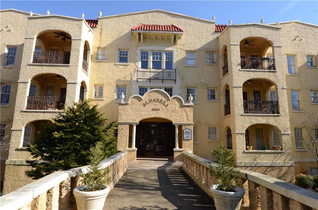 2 bedroom, 1,531 sq ft condominium sold at 2855 Peachtree Road 316, Atlanta, GA 30305