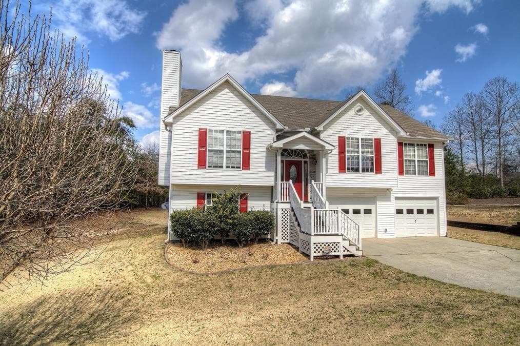 3 bedroom, 2,545 sq ft single family residence sold at 6532 Sundial Avenue, Flowery Branch, GA 30542