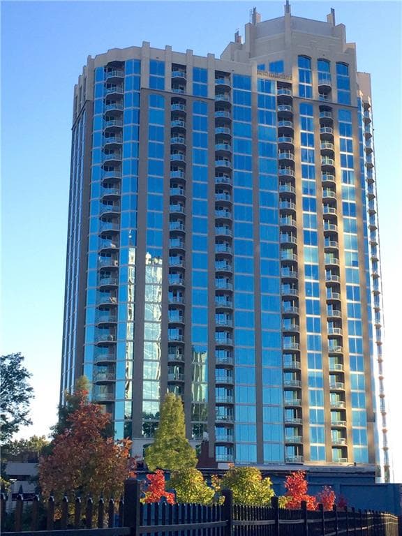 2 bedroom, 1,680 sq ft condominium sold at 2795 Peachtree Road 1009, Atlanta, GA 30305