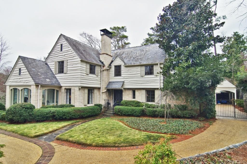 4 bedroom, 3,652 sq ft single family residence sold at 539 Manor Ridge Drive, Atlanta, GA 30305