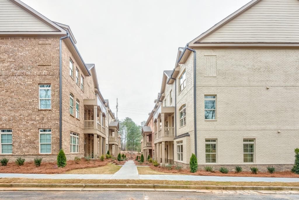 213 Coronet Woods Court 36, Smyrna, GA 30080 — most recent listing photo