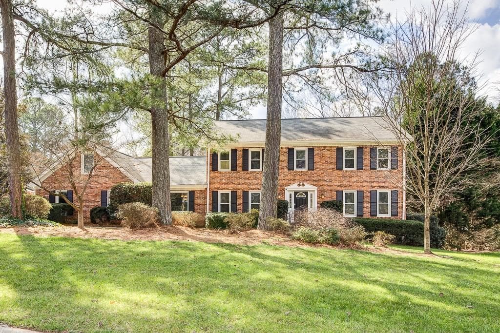 4 bedroom, 3,902 sq ft single family residence sold at 5452 Chanel Court, Dunwoody, GA 30338