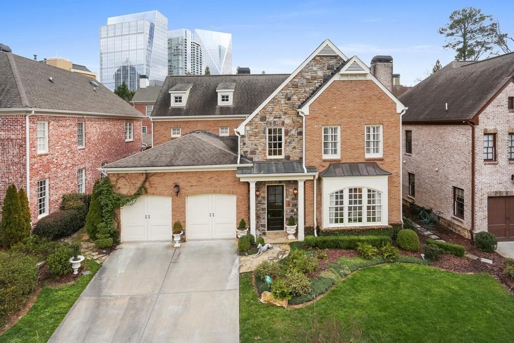 4 bedroom single family residence sold at 3385 Mathieson Drive, Atlanta, GA 30305