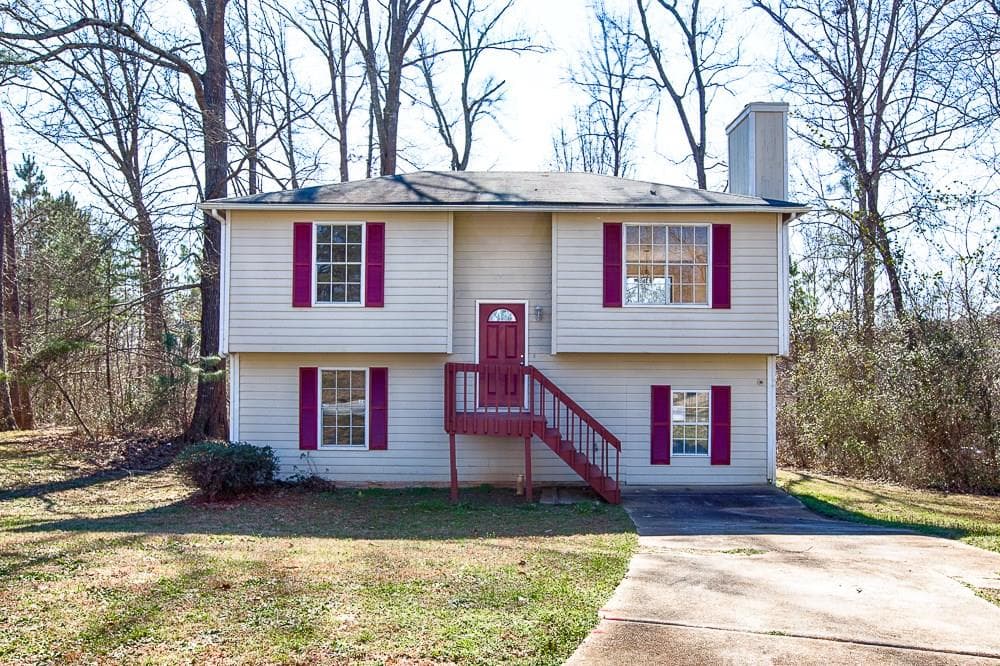 3 bedroom single family residence sold at 5585 Fairington Place, Lithonia, GA 30058