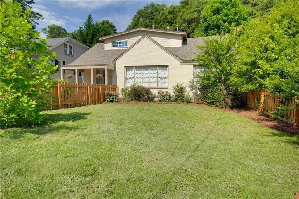 4 bedroom, 2,237 sq ft single family residence sold at 923 S Candler Street, Decatur, GA 30030
