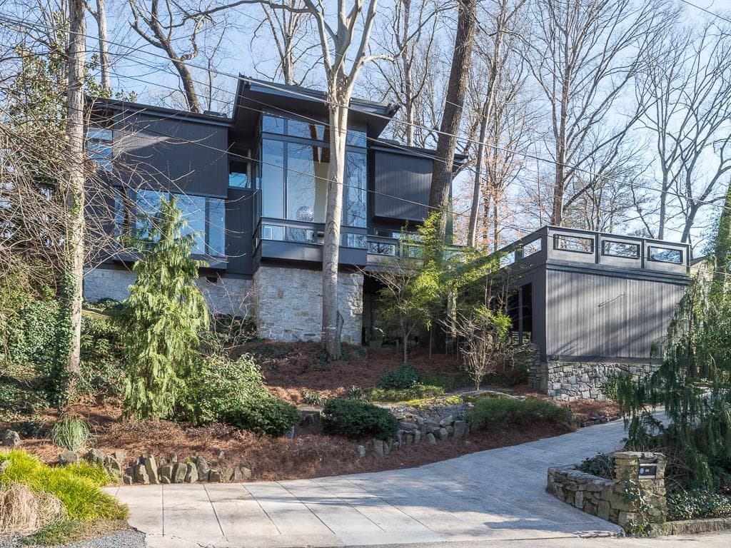 4 bedroom, 2,850 sq ft single family residence sold at 365 Brentwood Terrace, Atlanta, GA 30305