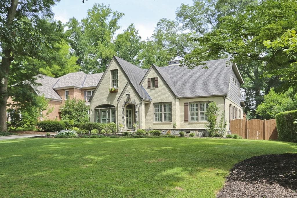 4 bedroom, 3,041 sq ft single family residence sold at 37 26th Street, Atlanta, GA 30309