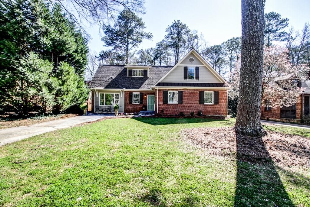 5 bedroom, 2,600 sq ft single family residence sold at 232 Mount Vernon Drive, Decatur, GA 30030