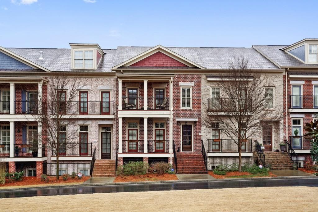 3 bedroom, 3,058 sq ft condominium sold at 704 Creekgarden Court, Atlanta, GA 30339