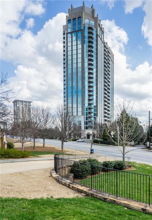 2 bedroom, 1,664 sq ft condominium sold at 2795 Peachtree Road 2407, Atlanta, GA 30305