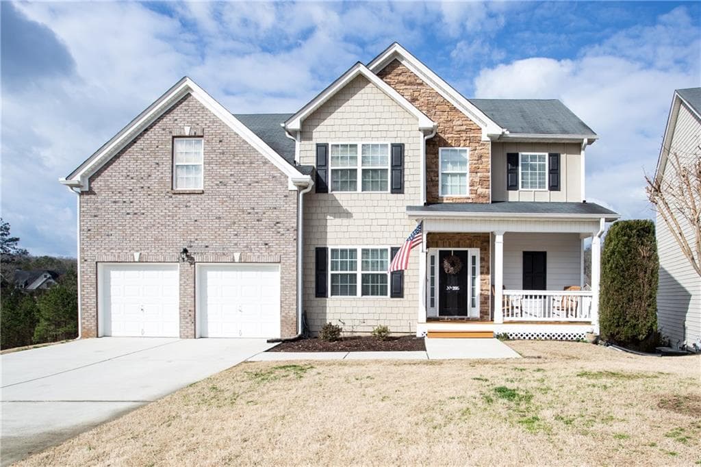 3 bedroom, 2,220 sq ft single family residence sold at 205 N Fortune Way, Dallas, GA 30157